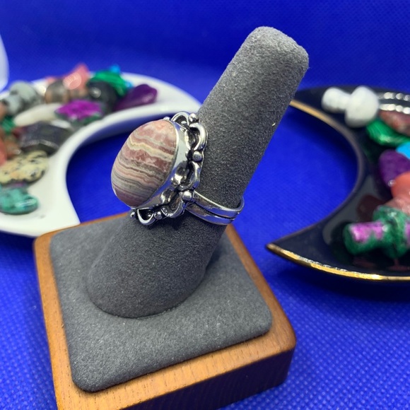Banded Rhodochrosite Ring! .925 Sterling Silver Plated, Size 7.5 - Picture 4 of 10